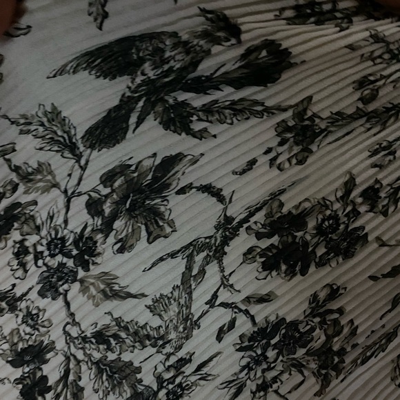 NWT Express Pleated Floral Mini Skirt - Picture 7 of 9